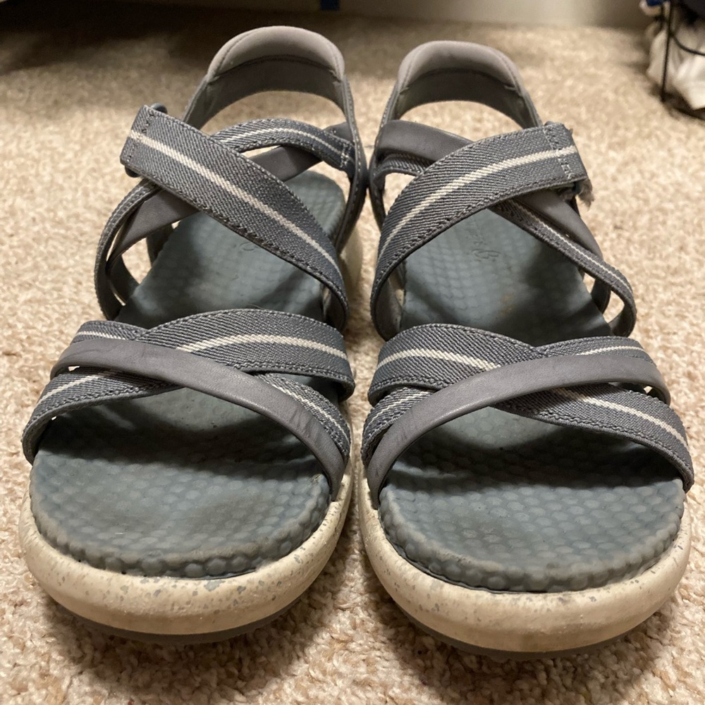 Grace wedge baretraps sandals